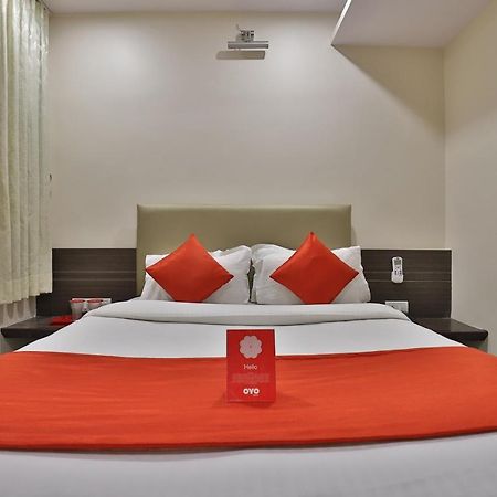 Oyo 6949 New Rajdhani Hotel Vadodara Exterior foto