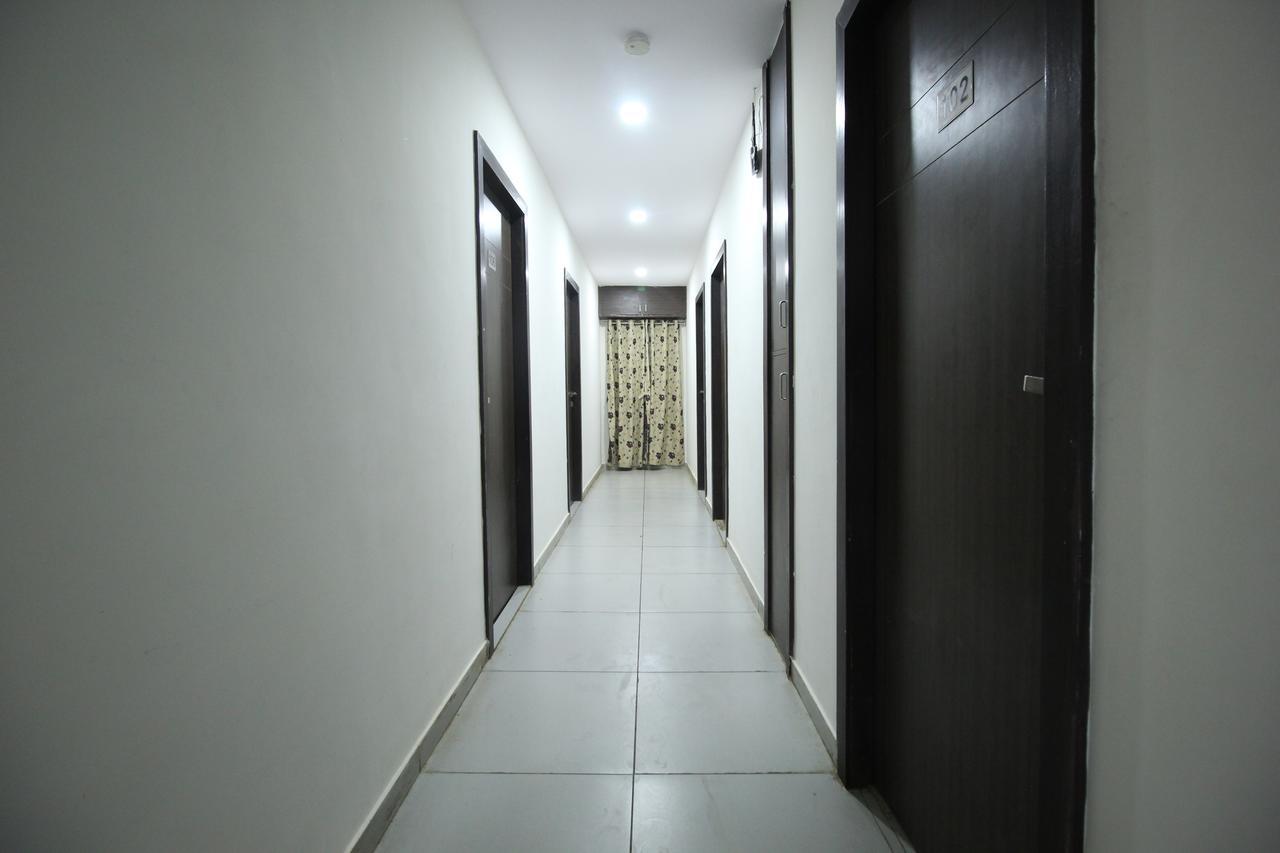 Oyo 6949 New Rajdhani Hotel Vadodara Exterior foto