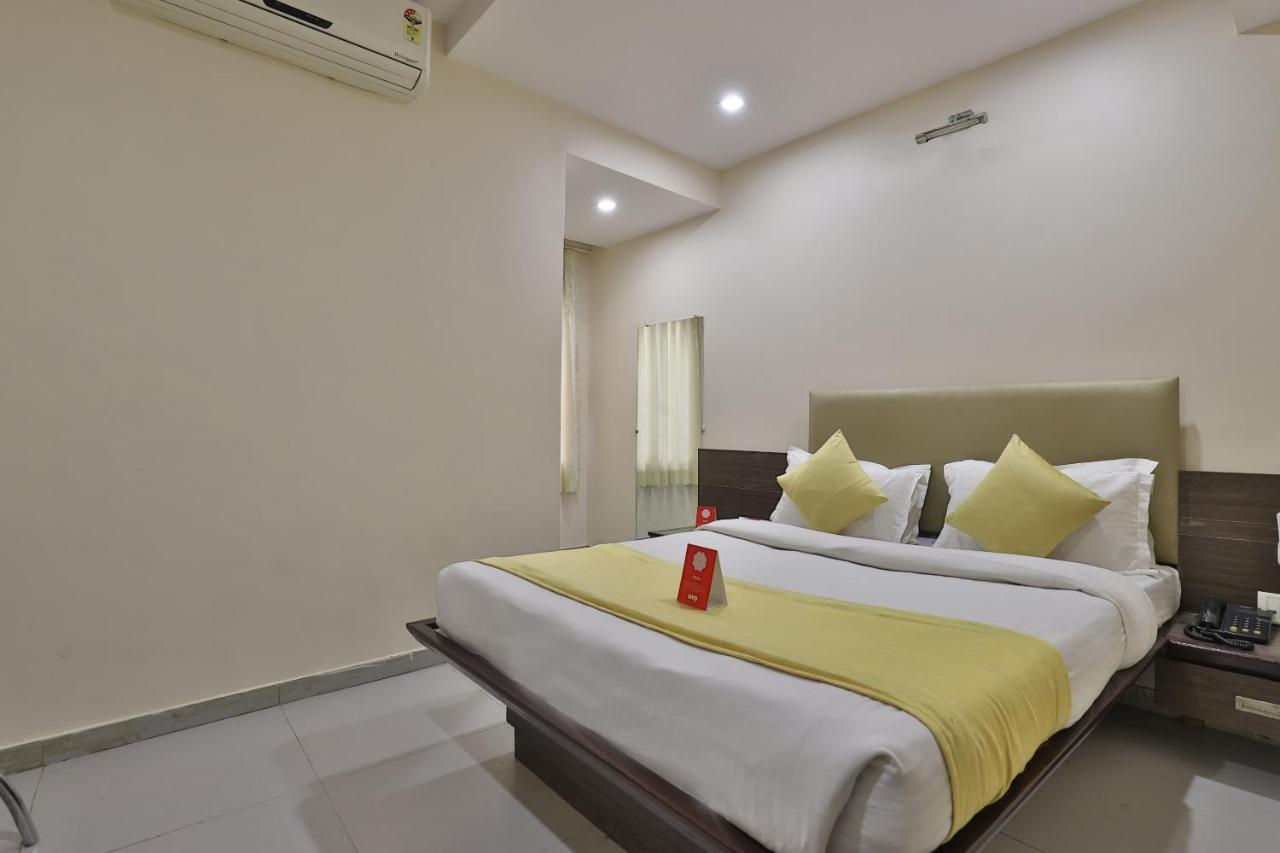 Oyo 6949 New Rajdhani Hotel Vadodara Exterior foto